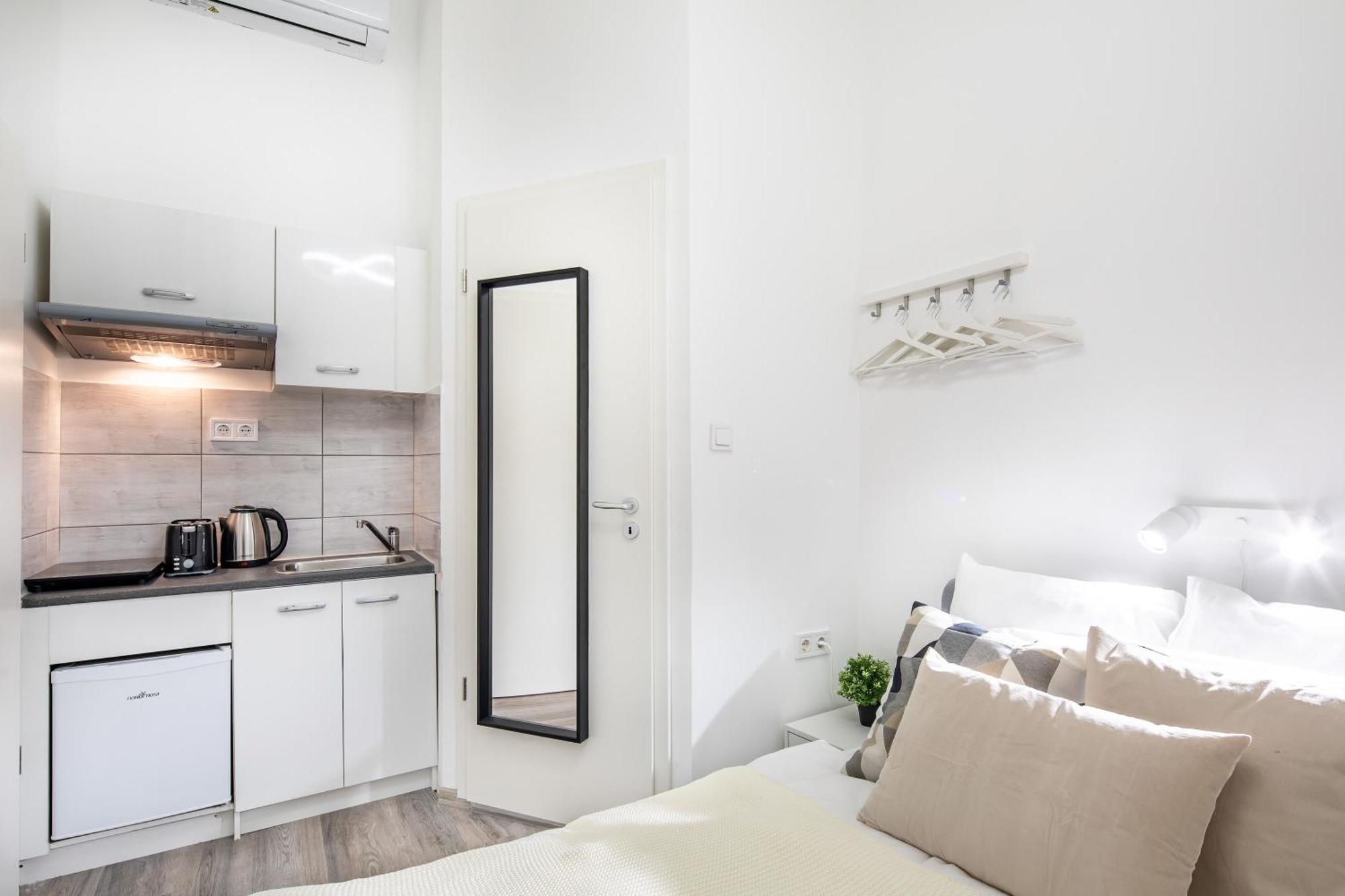Very Central - Small Studio For Solo Traveller Budapeste Exterior foto